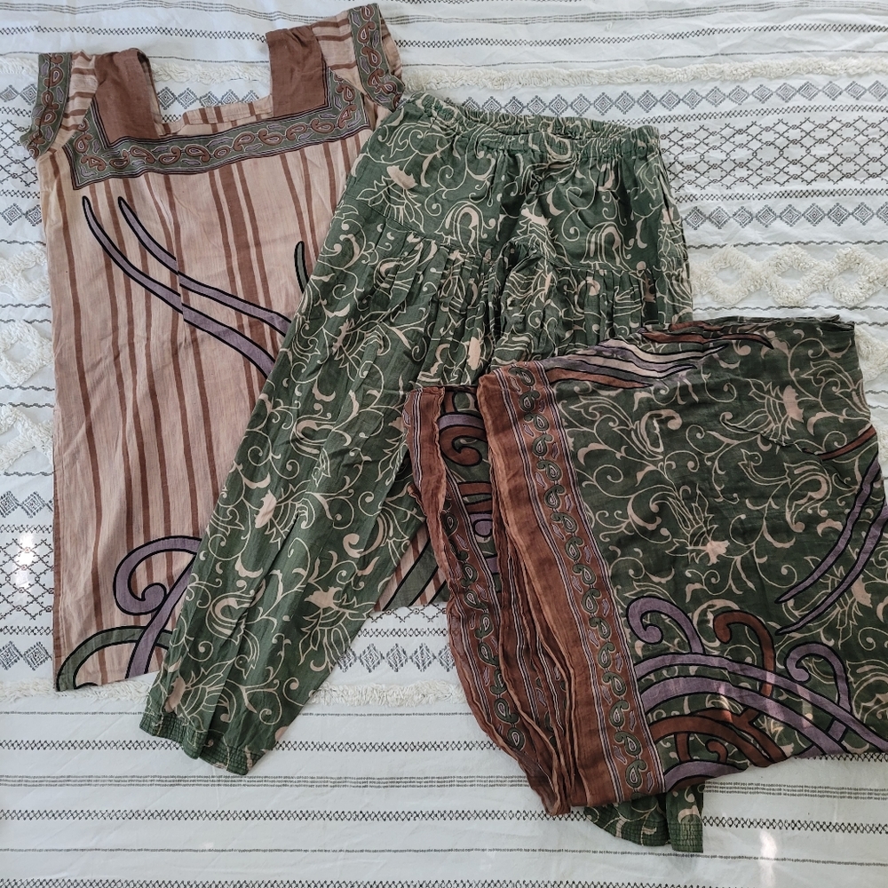 Amazing neutral patterned salwar kameez outfit, tunic + shawl + pants